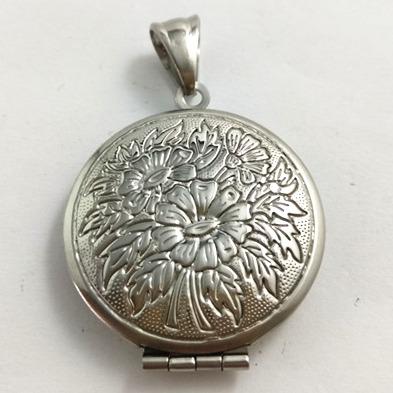 China TRENDY/Casual/Sporty/Religious TOPS Stainless Steel DIY Photo Frame Pendant Picture Carved Sun Flower Pattern Pendant Necklace Vintage Pendant Jewelry for sale