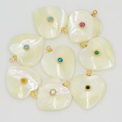 China 2020 New Products Fashionable High Quality Heart Shape Shell Jewelry Charms Chain Pendant for sale