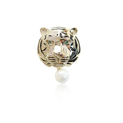 China Europe America ALLOY Luxury Tiger Brooch With Pearl Pendant Jewelry for sale