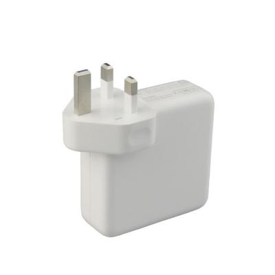 China Mobile Phone Applicable Apple Laptop Charger PD 61W UK Standard Power Type-c Apple Computer Charger for sale