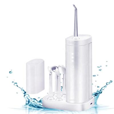 China Best Selling Outdoor Portable Ipx7 Waterproof Water Flosser Teeth Cleaning Flosser Irrigator for sale