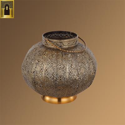 China Different Mini Vintage Style Chandelier Light Metal Moroccan Iron Muslim Handmade Candle Holder Restaurant Hanging Lantern for sale