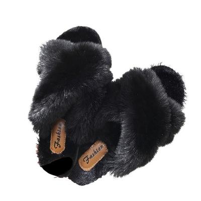 China Damping slippers female summer outdoor fashionable version of the new students rabbit fur flat bottom chic sandals for sale