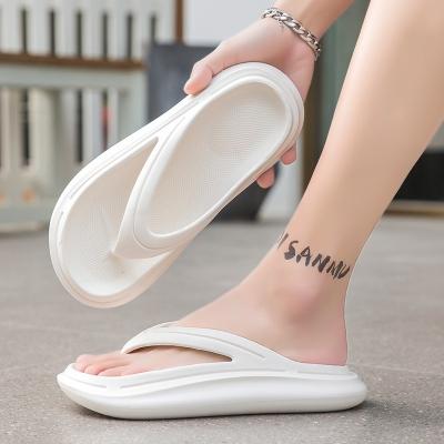 China New High Quality Summer Men's Fashion Breathable EVA Flip-Flops Outdoor Soft Sole Solid Color Simple Slippers for sale