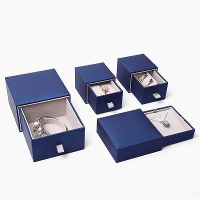 China Biodegradable High Quality Jewelry Box Packaging Jewelry Set Packaging With Customized Label for sale