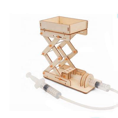 China DIY Project Student Physics Science Kits Educational Toy DIY Wooden Rod Table Hydraulic Lift for sale