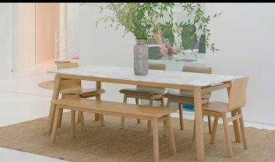 China De moderne Verse Eettafel van de Stijlokkernoot en 6 Stoelen met Stevige Amerikaanse Witte Eik Te koop