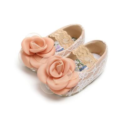 China New designed cotton walking shoes Lace flower Princess 0-2 years slip on baby shoes for girl for sale