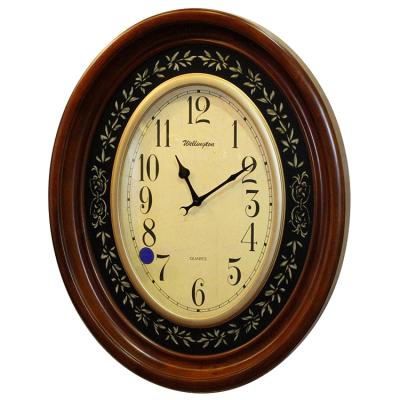 China Vintage Style Antique Classic Design Style Log Crafted Vintage Silent Classic Tradition Wooden Frame Wall Clock Wooden Wall Clock for sale