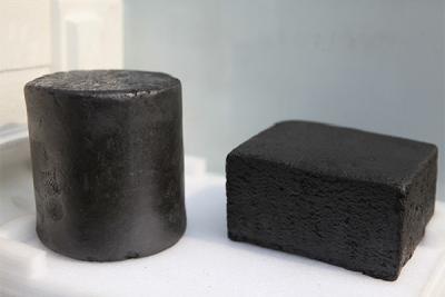 China Plastic Refractory Materials Black Mud High Heat Mortar For Fireplace Ladle Maintenance for sale