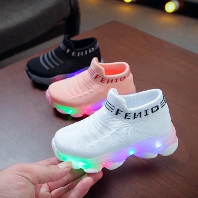 China New Lightweight Light Led Kids Shoes Colorful Breathable Sneakers Kids Babies Boys Fashion Casual Sports Shoe for sale