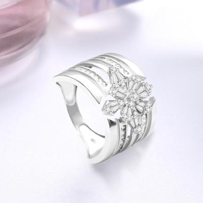 China New Trendy Design FASHIONABLE Hot Selling Customized Gold Plated White Zircon Inlaid 18k Gold Ring for sale