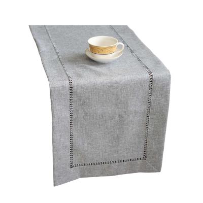 China Beautiful Decoration Large Standard Non Woven Table Cloth Fabrics Western Table Runner for sale