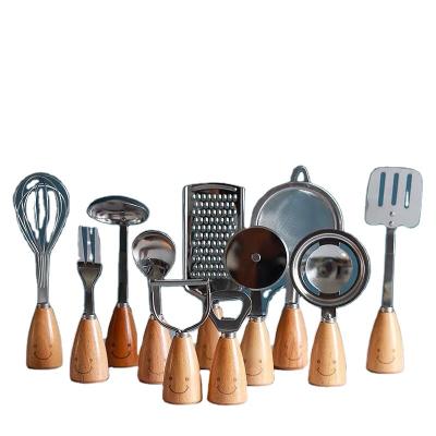 China Sustainable High Quality Wooden Material Pastry Tools Stainless Steel Kitchen Utensils Baking Cookware Set for sale