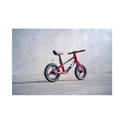 China Hot Selling Carbon Fiber Frame Product Adult Bikes Pedalless Balance Keep Running Popular Balance Bike for sale