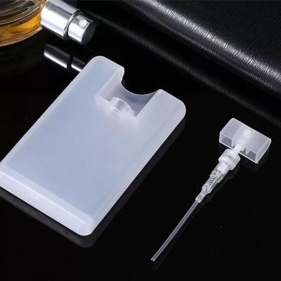 China 10ml 20ml Refillable Pocket Cosmetic Spray Perfume Bottle, Spray Card Spray Case, 20ml Empty Refillable Plastic Credit Card Spray Bottle for sale