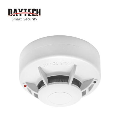 China Tamper Alarm Daytech SM12 Fireproof Material Standalone Wireless Smoke Detector for sale