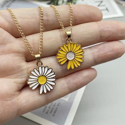 China FASHIONABLE Sunflower Daisy Fashion Pendant Sun Flower Notch Necklace for sale