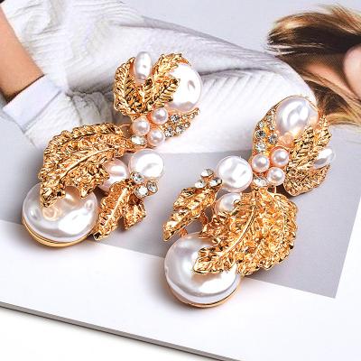 China FASHIONABLE and meticulously designed large exaggerated zinc alloy pearl earrings for sale