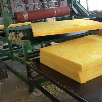 China Good Hotel Quality High Density 50mm Thick Mineral Wool Blanket Glass Wool Roof Insulation With Kraft Paper for sale