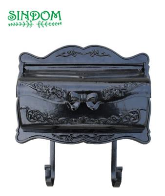 China Rustproof Decorative Wall Mounted Mailbox Vintage Garden Mail Box With Hanger for sale