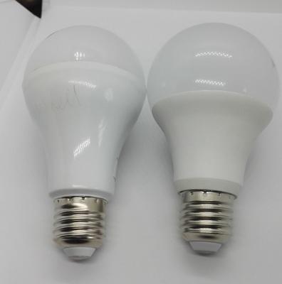 China Cheap office price sales promotion LED light bulb A60 7w 9w 10w E27 B22 800LM IC driver. plastic/aluminum shell.6500K 3000K 25000hours color box for sale