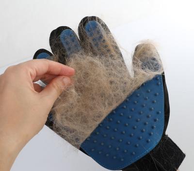 China Sustainable Pet Massage Glove with Raised Five Finger Design - Perfect for Dogs and Cats with Long and Short Fur - 1 Pack for sale