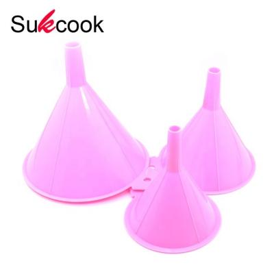 China Sustainable Kitchenware Tools Multifunctional PP 3pcs Set Separate Oil Funnel for sale