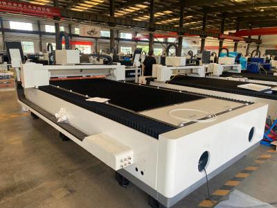 China Máquina de corte a laser de fibras cNC com plataforma única para metal à venda