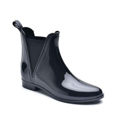 China Fashion trend ladies garden jelly top rain boot low ankle V rain boot waterproof elastic shiny sparkle rain boot for sale