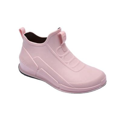 China Fashion trend short tube rain shoes new fashion women wear waterproof rain boots show beautiful thin water shoes inside step up shoes for sale