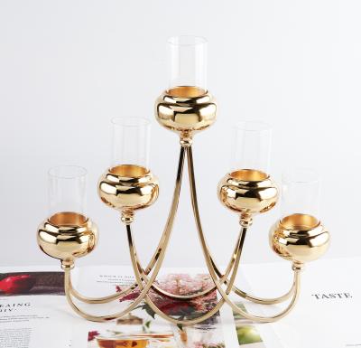 China Modern Home Decor Silver With Cover Steeple Metal Candle Holder Gold Transparent Glass Candlesticks For Candles for sale