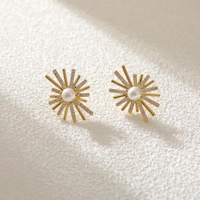 China Hyperbole Hyacinth New Trend 925 Silver Needle Custom Zircon Pearl Hyperbola Stud Earring for sale