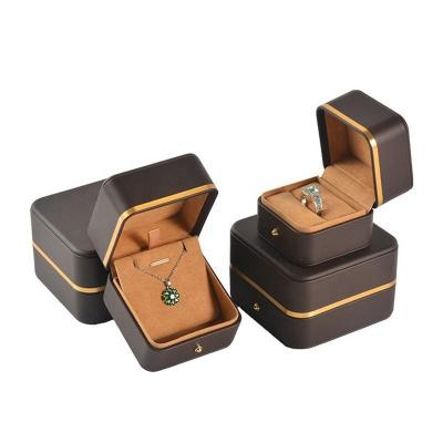 China New Fashion Design Round Corner PU Leather Jewelry Set Box Leather Wholesale for sale