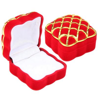 China Gold Net Design Velvet Plastic Luxury Plating Jewelry Box Flocking Box for sale