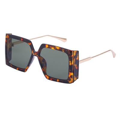 China 2021 Fashion Sunglasses Shape Big Square Shades Sunglasses Trending Designer Metal Frame Custom Logo Oversized Sunglasses 2021 for sale