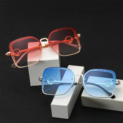 China Fashion sunglasses 2022 high quality BLONGU ocean lens fashion sunglasses metal temples sunglasses for men and women for sale