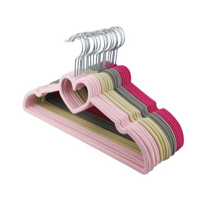 China Modern Hot Selling Black Red Pink Velvet Coat Hangers Custom Made Heart Shape 42cm Rack Coat Hangers For Kids Adult Cloths for sale