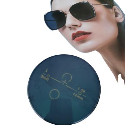 中国 1.56 CR39 Transition Photochromic Lens UV420 Blue Cut Block Lens Monofocal Progressive Lenses 販売のため