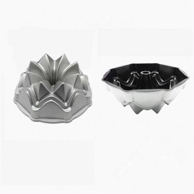 China Cake baking crown bundt pan aluminum cake pan mold metal cake baking bakeware for sale