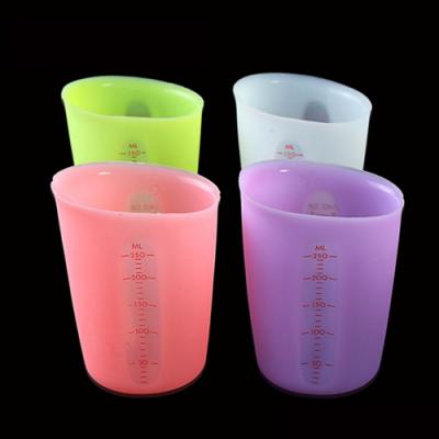 China With Scale 250ml Silicone Kitchen Measuring Cup Liquid Measuring Cups Baking Tools for sale