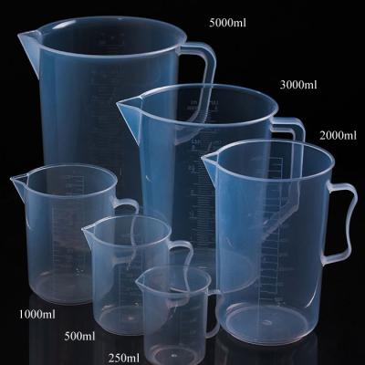 China Viable Thick Plastic Transparent Kitchen Measuring Cups Pastry Mixing Tools Cups 250ml 500ml 1000ml 2000ml 3000ml 5000ml for sale