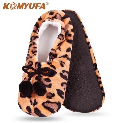 China Fashion Trend Komyufa Leopard Print Slippers Soft Dance Shoes Comfortable Home Slip-on Shoe For Men Women Indoor for sale