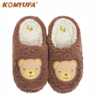 China Fashion Trend Komyufa Women Fur Bedroom Slippers Comfortable Animal Fuzzy Bedroom Shoes Indoor Outdoor Teddy Bear for sale