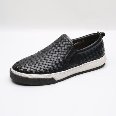 China Custom Fashion Trend New Fashion Loafers Workout Shoes Slip On Black Woven Pattern Shoes for sale