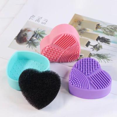 China Fashion Mini Heart Shape Soft Cosmetic Silicone Makeup Brush Clean Mat Easy Daily Cleaning for sale