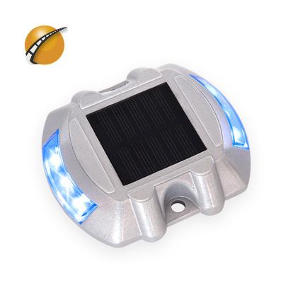 China Solar Panel Powered Waterproof Solar Aluminum Road Stud Led Road Mark Reflective Posts Road Light > 20T for sale