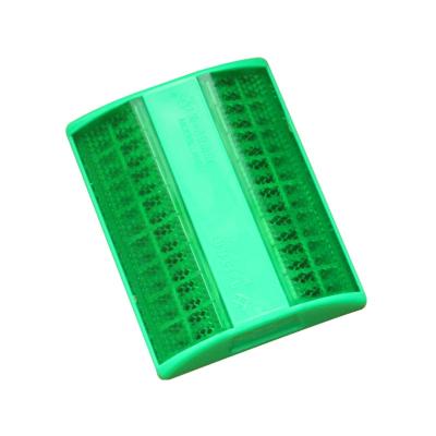 China ABS Plastic Sidewalk Marker Road Stud Traffic Road Divider Yellow Red Road Reflector for sale