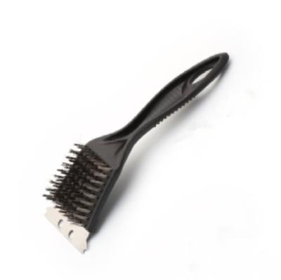 China Easily Cleaned Barbecue Grilling Brush With Scraper Cleaning Brush With PP Handle Kitchen Tool for sale