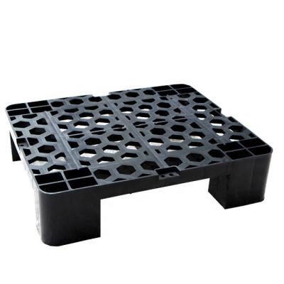 China Single Faced Display Plastic Pallet 60X40X12cm 4 Legs New Plastic Spliceable Pallets for sale